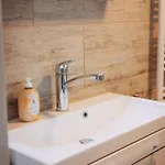 Donaublick Mit Pool Und Garten