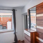 Donaublick Mit Pool Und Garten *