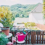 Donaublick Mit Pool Und Garten Holiday home *