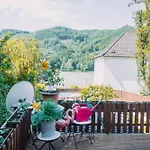 Donaublick Mit Pool Und Garten *