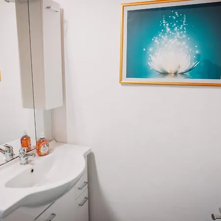 Feriehus Donaublick Mit Pool Und Garten