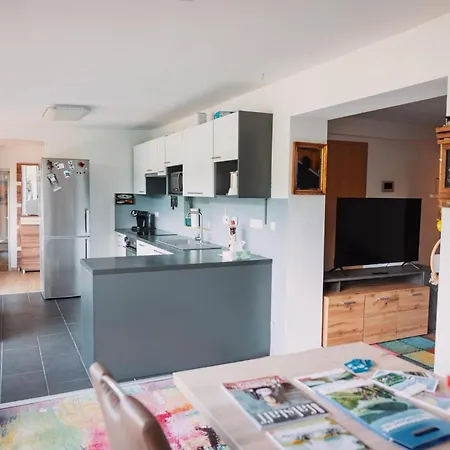 Donaublick Mit Pool Und Garten Feriehus *