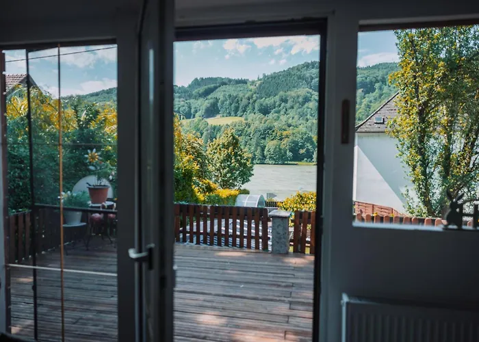 Casa de Férias Donaublick Mit Pool Und Garten