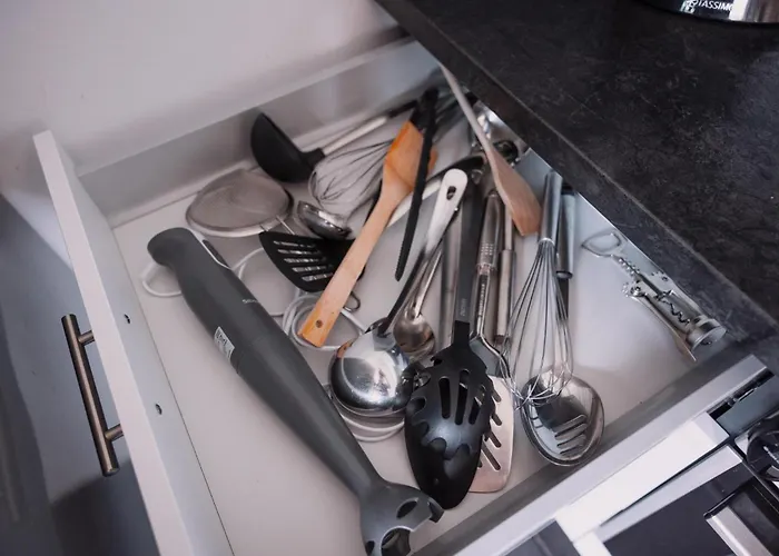 Donaublick Mit Pool Und Garten