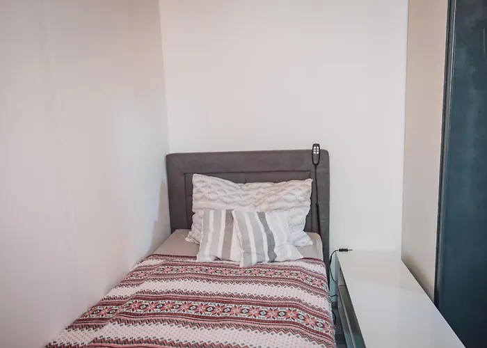 Donaublick Mit Pool Und Garten Casa de Férias