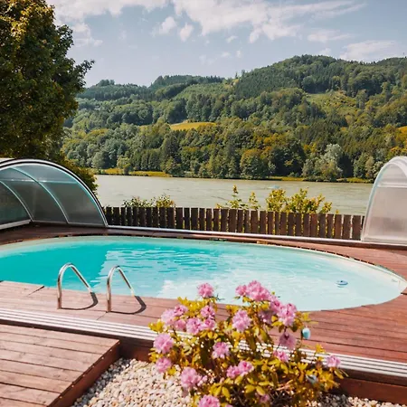 Donaublick Mit Pool Und Garten Nyaraló Sankt Nikola an der Donau