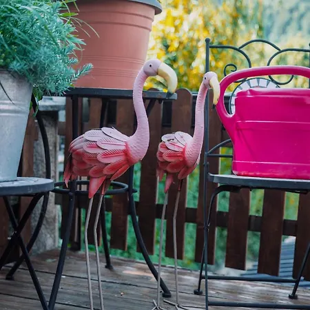 Donaublick Mit Pool Und Garten Nyaraló *