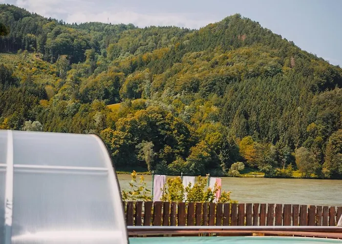 Donaublick Mit Pool Und Garten Prázdninový dům